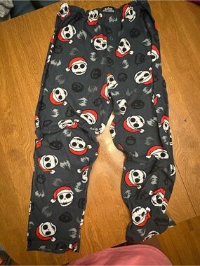 Men's Dark Gray Holiday Skull Fleece Jogger Pants with Red Accents